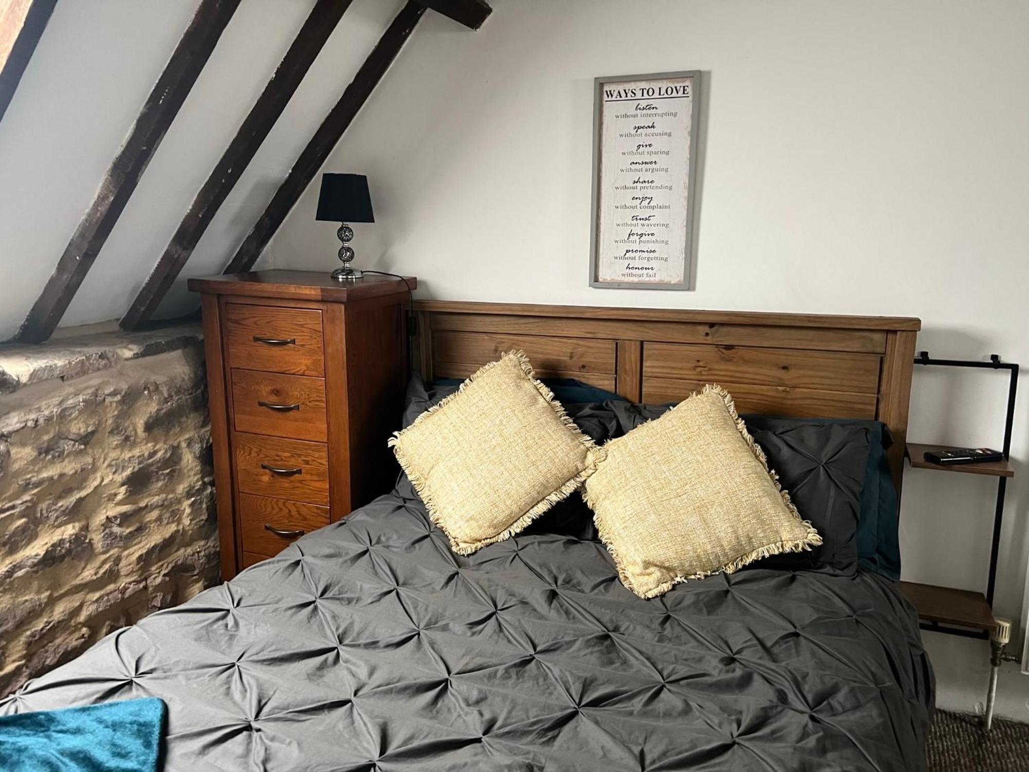 Crosskeys Inn Guest Rooms In Wye Valley Goodrich 外观 照片